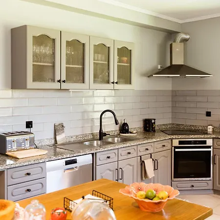 Azurara Guesthouse بيت ريفي