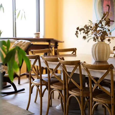 Azurara Guesthouse *