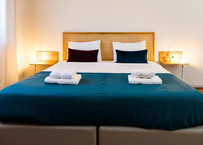 Azurara Guesthouse *